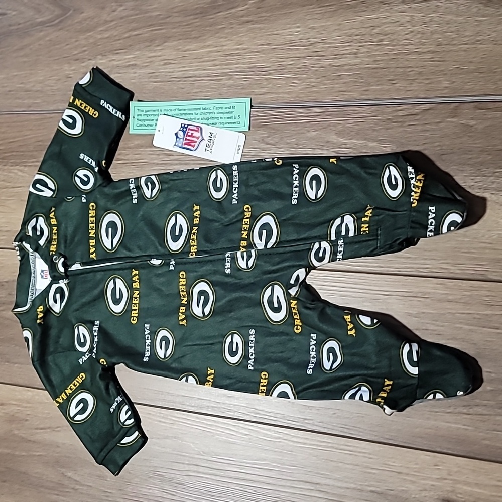 GREENBAY PACKERS INFANT ONSIES SIZE 0-4 MONTHS